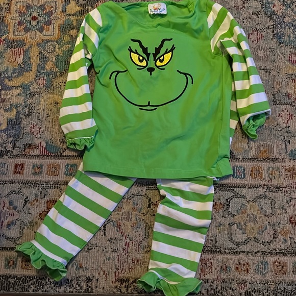 busy bee smocks Pajamas Busy Bee Smocks Grinch Pajamas 3t Guc